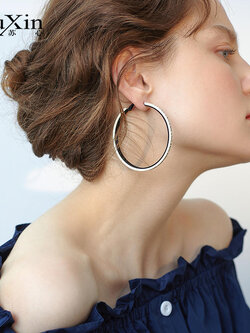 ต่างหู ตุ้มหูแฟชั่น By SuXin