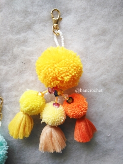 พวงกญแจพู่แขวนกระเป๋า Tassel keychains หลากสี 5.5-6 นิ้ว