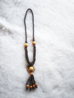 Bancrochet สร้อยกะลามะพร้าวห้อยตุ้งติ้ง Coconut Shell Necklace สีธรรมชาติ 17 นิ้ว