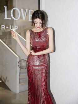 ชุดราตรี ชุดราตรีสวยหรู แบบ ทันสมัย Evening dress