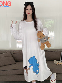 ชุดนอนผู้หญิง