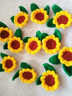 ดอกทานตะวันถักไหมพรม sunflowers crochet เหลือง 2 นิ้ว