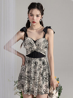 ชุดว่ายน้ำผู้หญิง ชุดว่ายน้ำน่ารัก Bikini ชุดไปทะเล