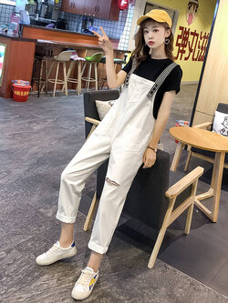 จั้มสูท ชุดเอี๊ยมกางเกง