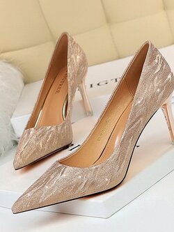 รองเท้าส้นสูง หัวแหลม ส้นสูงนำเข้า ส้นสูงสวยหรู By ismenx ismenx