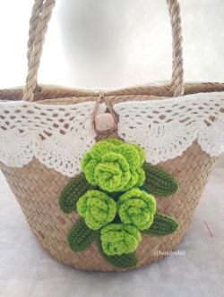 กระเป๋าสานกระจูดประดับดอกไม้ grajood basket weave bags ธรรมชาติ 6นิ้ว