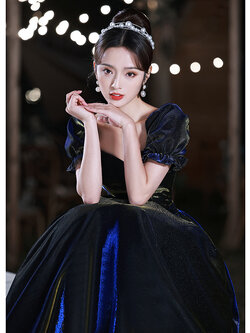 ชุดราตรี ชุดราตรีสวยหรู แบบ ทันสมัย Evening dress