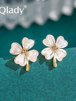 ต่างหู ตุ้มหูแฟชั่น By Qlady