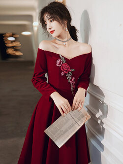 ชุดราตรี ชุดราตรีสวยหรู แบบ ทันสมัย Evening dress