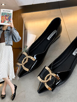 รองเท้าแฟชั่นผู้หญิงส้นเตี้ย ใส่สบาย มีขนาดให้สั่งซื้อ 35 36 37 38 39 40 สนใจทักแชท ฟรีค่าส่ง!