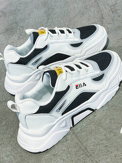 รองเท้าผ้าใบผู้ชาย