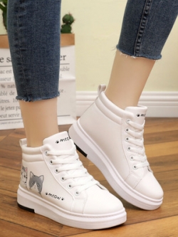 รองเท้าผ้าใบผู้หญิง