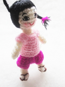 ตุ๊กตาเด็กไทยถักโครเชต์ ขนาด 3 นิ้ว thai doll amigurumi crochet 3 inches