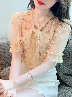 เสื้อลูกไม้ แขนสั้น