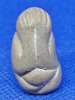 พระปิดตาล้มลุก