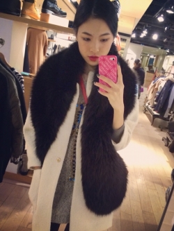 ผ้าพันคอแฟชั่น เลื่อนดูลายสีด้านล่าง เช็คสต็อกแบบสีที่ LINE:preorderdd