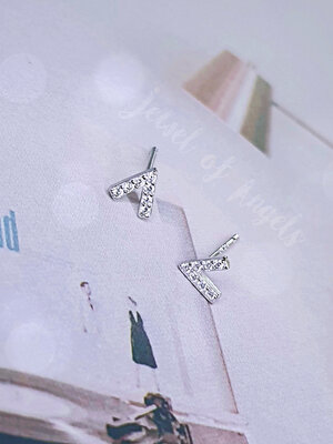 ต่างหูเงินแท้ S925 รุ่น Victory ต่างหูตัวV เพชรCZ เงินแท้ทั้งชิ้น Silver925 ตุ้มหูเงินแฟชั่น