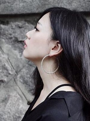 เลือกใส่ต่างหูแบบห่วงให้สวย