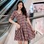 Dress4592 เดรสลายสก็อตโทนสีม่วงอมชมพู ทรงคอบัวแต่งระบาย กระดุมหน้าอก ซิปข้าง ผ้าโพลีเนื้อดีนุ่มใส่สบาย